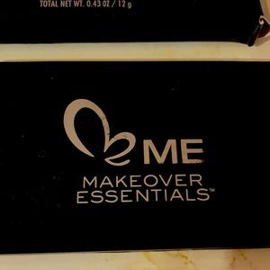 Makeover essential eyeshadow palette in mystic eyes